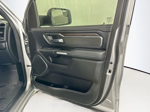 Used 2025 RAM 1500 Laramie image 31