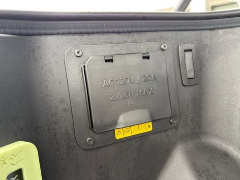 Used 2025 Ford F150 Lightning Lariat AWD/4WD image 17