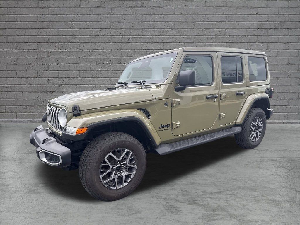Used 2026 Jeep Wrangler Unlimited Sahara AWD/4WD image 3
