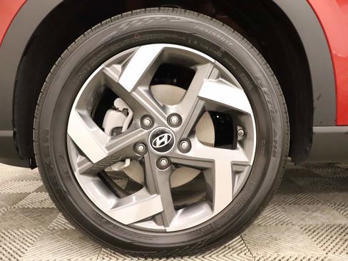 Used 2026 Hyundai Venue SEL FWD image 7