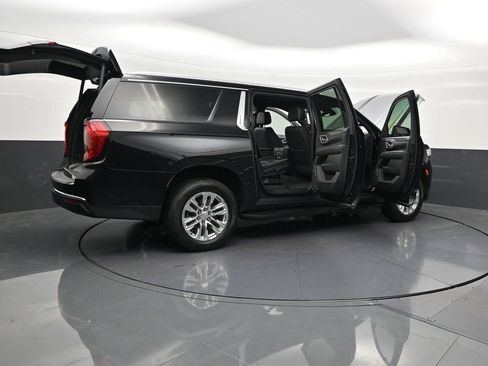 Used 2023 GMC Yukon XL SLT w/ SLT Premium Package RWD image 33