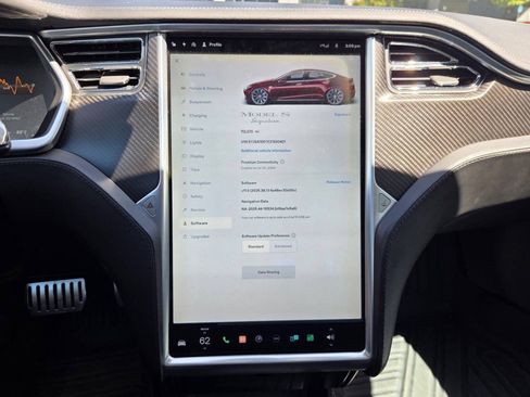Used 2012 Tesla Model S Signature Performance RWD image 21