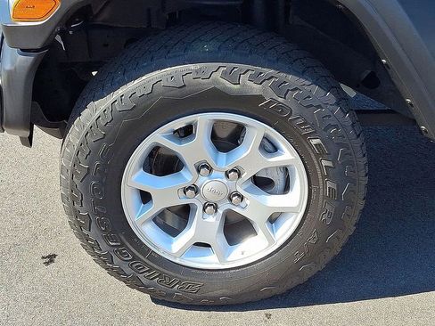 Used 2021 Jeep Wrangler Islander image 29