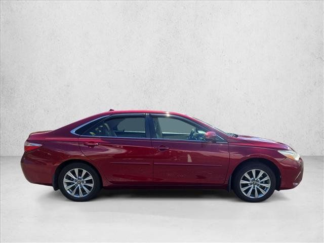Used 2017 Toyota Camry XLE w/ Moonroof Package FWD image 4
