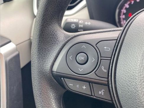 Used 2025 Toyota RAV4 XLE w/ Convenience Package image 9