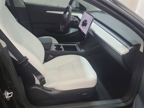 Used 2023 Tesla Model 3 Standard Range RWD image 6