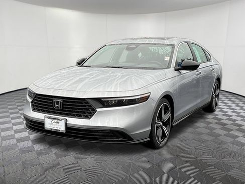 Used 2024 Honda Accord Sport image 3