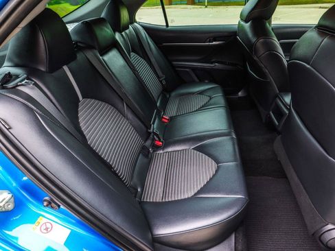 Used 2019 Toyota Camry SE FWD image 35