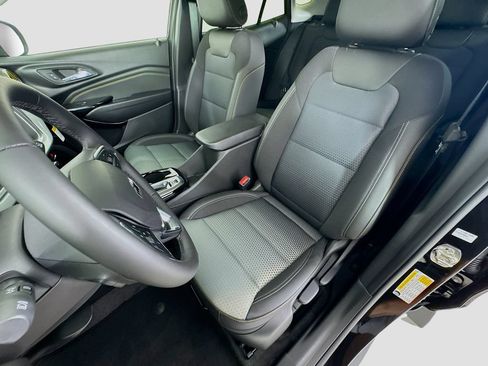New 2026 Chevrolet Trax LT w/ Midnight Edition FWD image 11