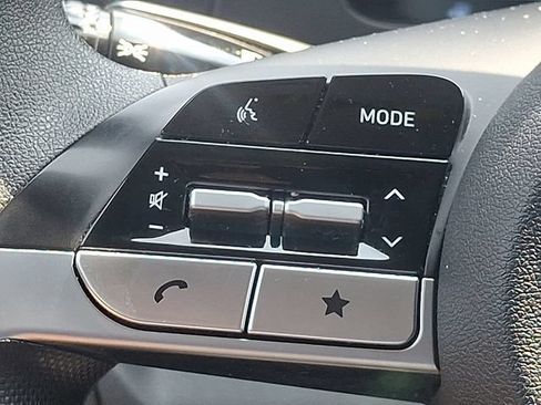 Certified 2024 Hyundai Elantra SE FWD image 20