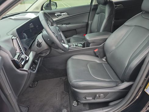 Used 2025 Kia Sportage EX w/ Premium Package FWD image 11