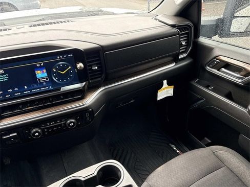 Used 2024 Chevrolet Silverado 2500 LT image 16