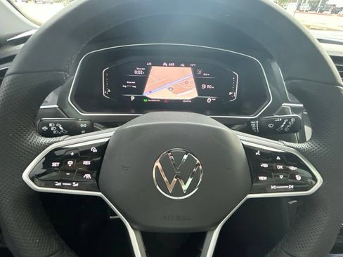 Used 2022 Volkswagen Tiguan SEL R-Line AWD/4WD image 13
