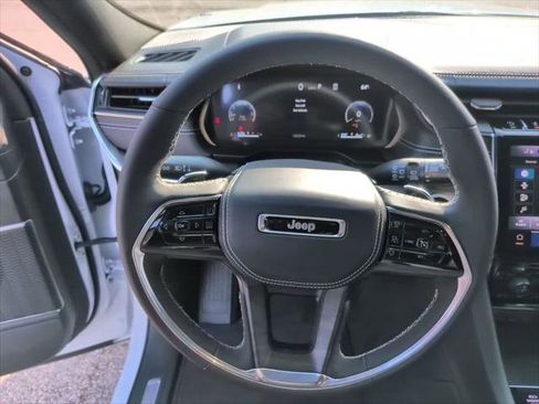 Certified 2025 Jeep Grand Cherokee L Overland w/ Luxury Tech Group IV AWD/4WD image 23