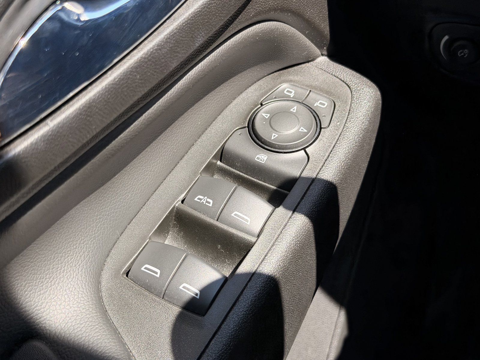 Used 2022 Chevrolet Equinox LT FWD image 18