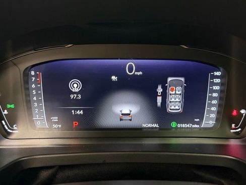 Used 2025 Honda Pilot Elite image 12