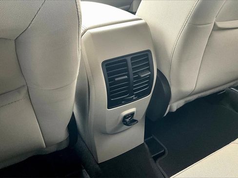 Used 2019 Ford Escape SE image 33