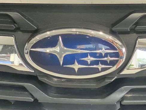 Used 2017 Subaru Forester 2.5i Limited AWD/4WD image 10