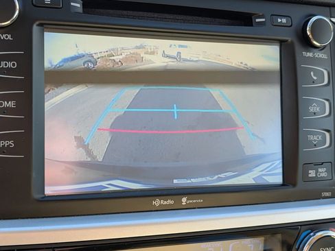 Used 2015 Toyota Highlander XLE image 27