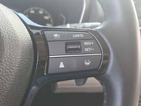 Used 2025 Honda Pilot EX-L image 23