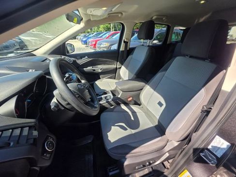 Used 2017 Ford Escape SE w/ Equipment Group 201A FWD image 14