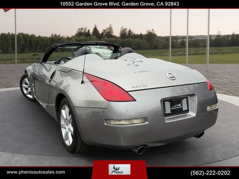 Used 2004 Nissan 350Z Touring image 5