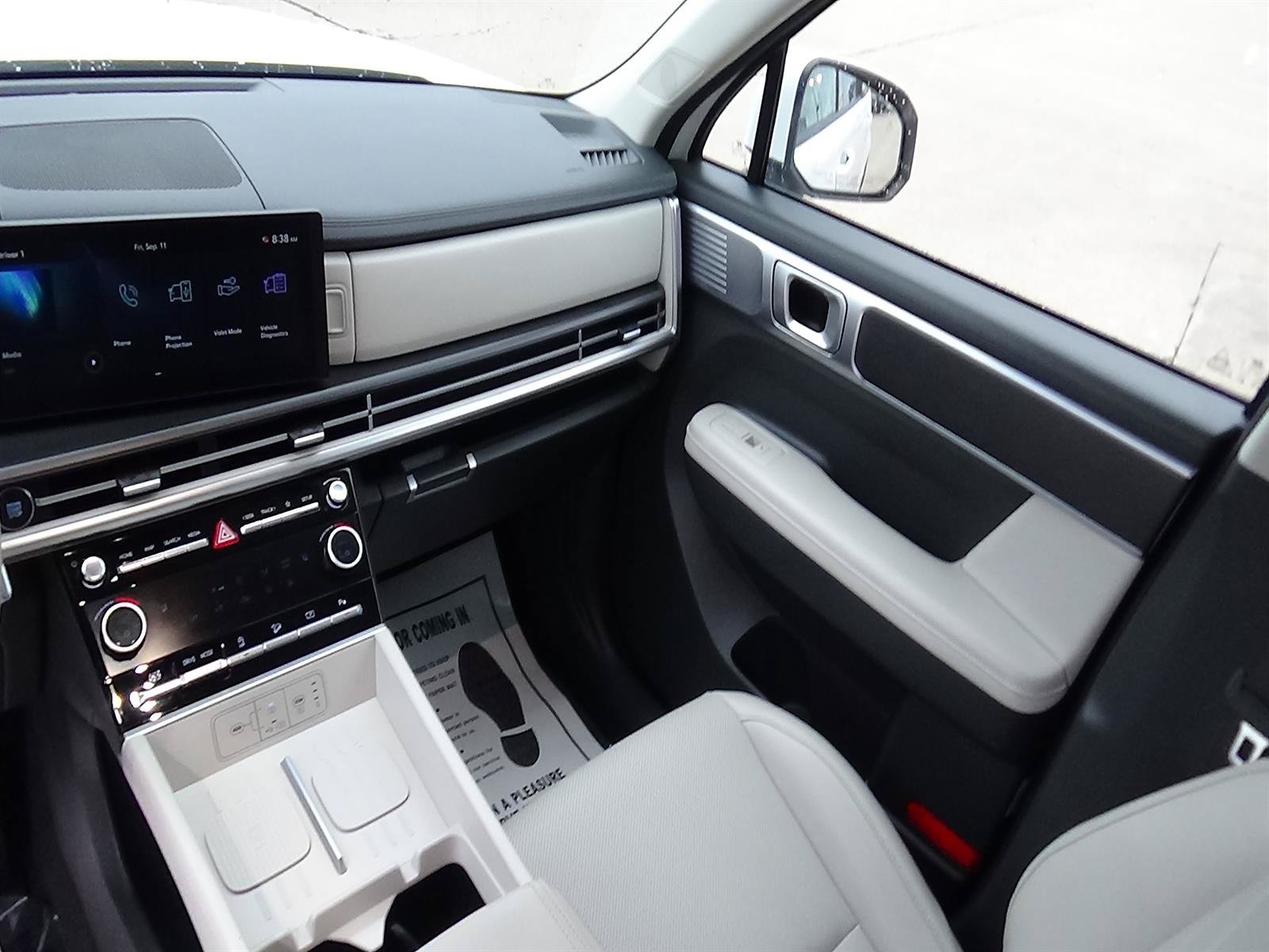 Used 2026 Hyundai Santa Fe SEL FWD image 16