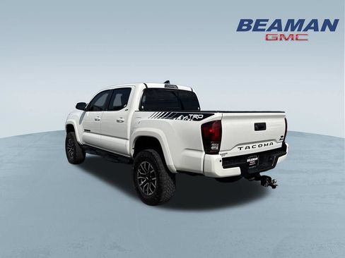 Used 2020 Toyota Tacoma TRD Sport w/ TRD Premium Sport Package AWD/4WD image 5