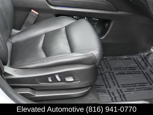 Used 2017 Cadillac XT5 Luxury w/ Driver Awareness Package FWD image 7