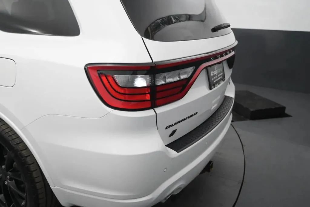 Used 2018 Dodge Durango R/T w/ Blacktop Package AWD/4WD image 14