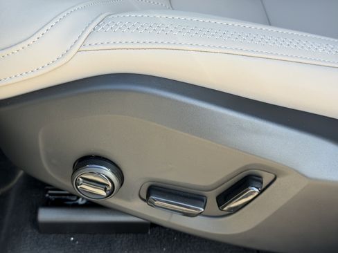 New 2026 Volvo XC60 B5 Core w/ Protection Package image 19