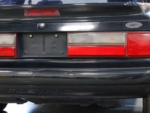 Used 1993 Ford Mustang LX image 27