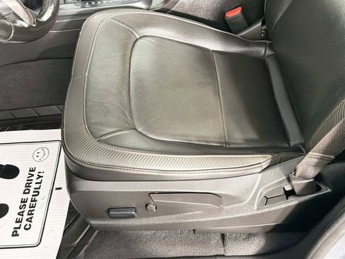 Used 2022 GMC Canyon AT4 image 19