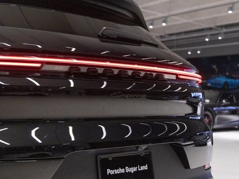 Certified 2026 Porsche Cayenne image 30