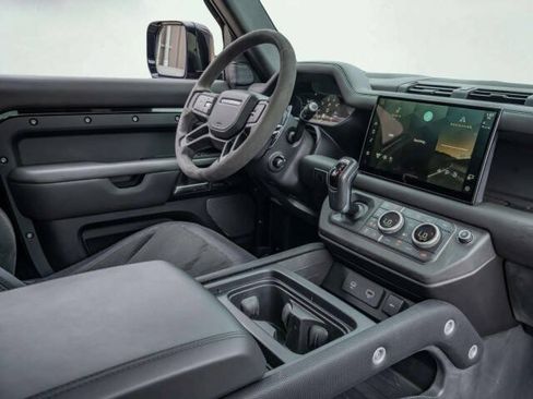 Used 2023 Land Rover Defender 90 V8 AWD/4WD image 9