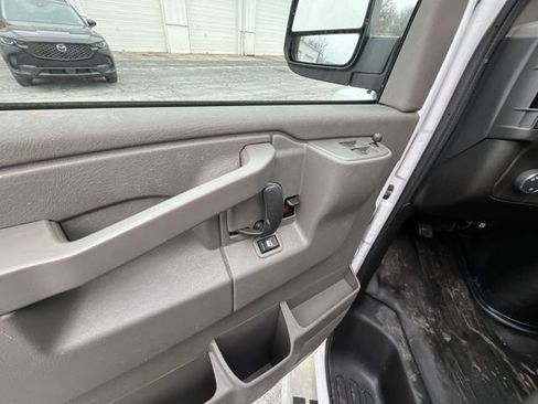 Used 2024 Chevrolet Express 2500 w/ Driver Convenience Package image 17