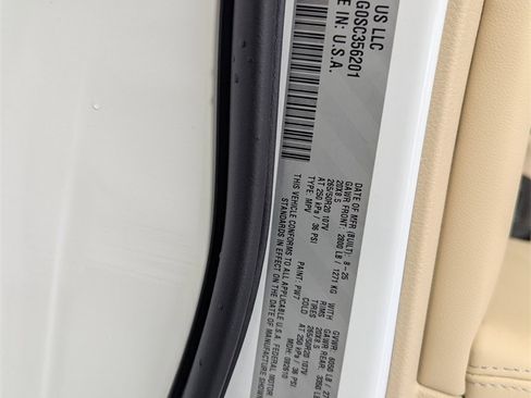 New 2025 Jeep Grand Cherokee Limited w/ Luxury Tech Group II image 31