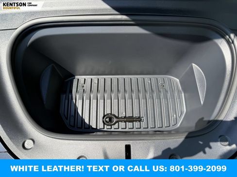 Used 2024 Tesla Model Y Long Range AWD/4WD image 33