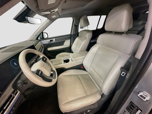 Used 2025 Hyundai Santa Fe Limited AWD/4WD image 13