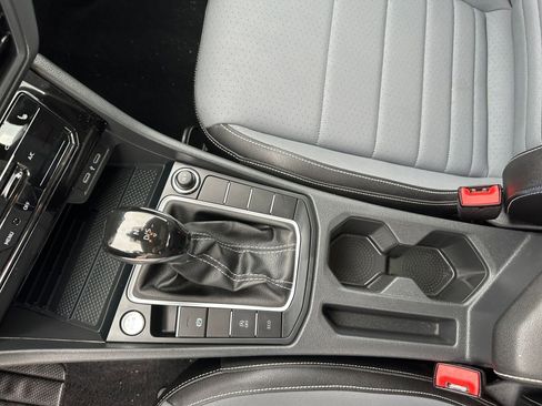 Used 2025 Volkswagen Jetta SE image 43