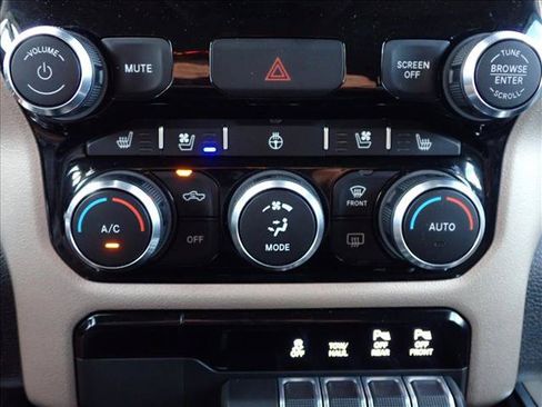 Used 2021 RAM 1500 Laramie AWD/4WD image 19