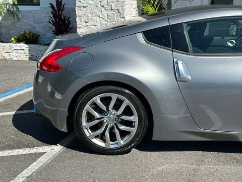 Used 2013 Nissan 370Z Coupe image 19