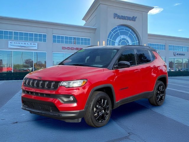 Certified 2023 Jeep Compass Latitude AWD/4WD image 1