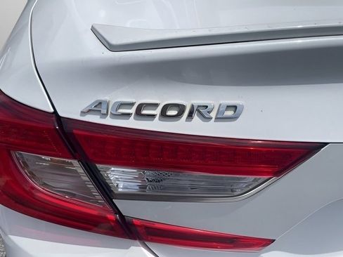 Used 2018 Honda Accord Sport image 14
