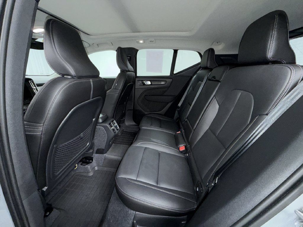 Used 2026 Volvo XC40 B5 Plus w/ Protection Package Premier AWD/4WD image 13