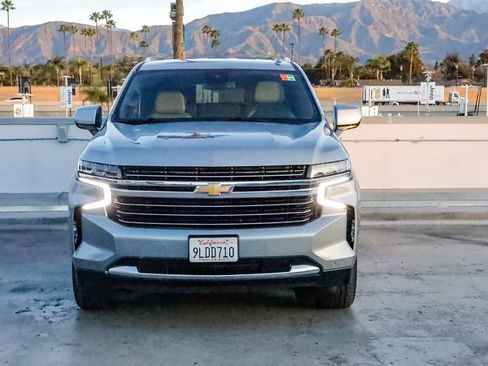 Used 2024 Chevrolet Suburban LT image 2