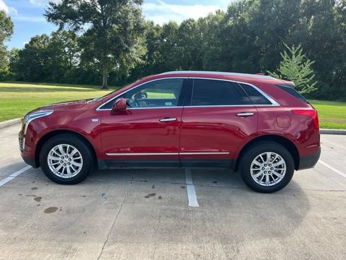 Used 2019 Cadillac XT5 FWD image 2