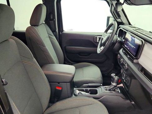 Used 2025 Jeep Wrangler Unlimited Sahara w/ Safety Group image 24