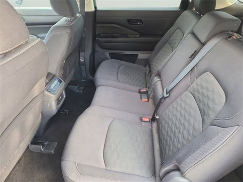 Used 2024 Nissan Pathfinder SV image 14