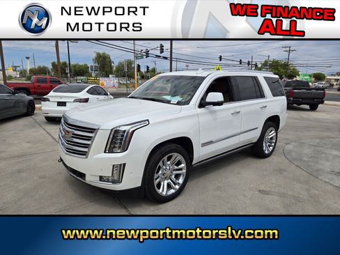 Used 2017 Cadillac Escalade Platinum AWD/4WD image 1